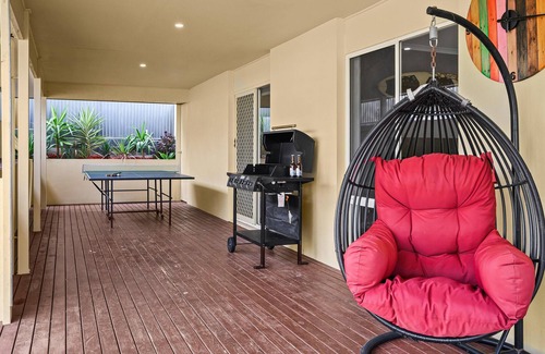 Moana House | Moana South N Surf - Entertainer's Delight with Stunning Pool in Cruisy Moana
