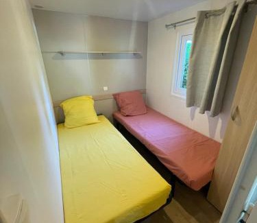 La Roque-d'Antheron Other | Mobil-Home au pied du Luberon