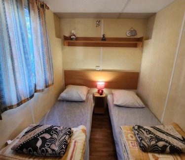 Sainte-Croix-du-Verdon House | MOBIL HOME DANS CAMPING 3 etoiles GORGES DU VERDON CALME 4 PERS PLANCHA