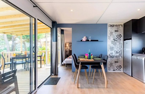Asserac House | Mobil-home Premium Sea View 4 Rooms 6 People + TV 2 bathrooms