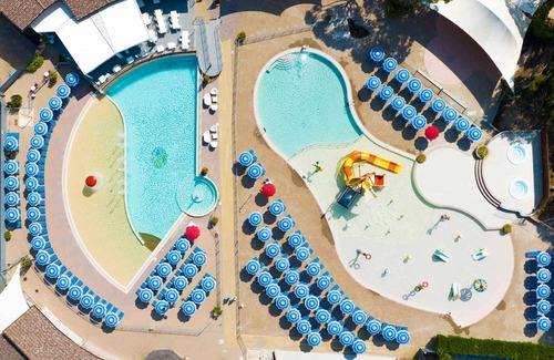 Le Rocchette House | Mobilehome with air conditioning, pool in a sunny location