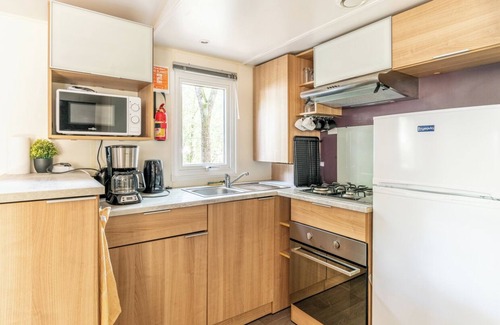 Saint-Brevin-les-Pins RV Rental | Mobile Home '8 Personnes' with Shared Pool and Private Terrace