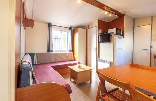 Bretignolles-sur-Mer RV Rental | Mobile Home 'Mobil Home Bretignolles' with Shared Pool, Private Terrace and Air Conditioning
