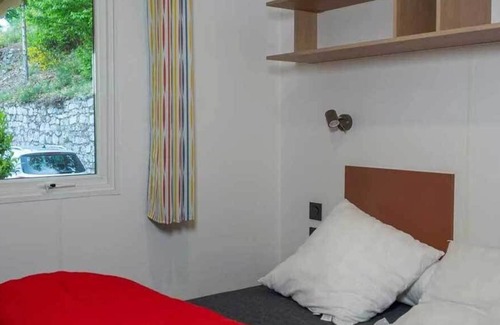 Pourcharesses House | Mobile home 3 bedrooms in a campsite located on the edge of Lake Villefort