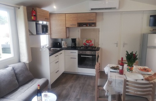 Les Mathes House | Mobile Home 3 bedrooms, air conditioning, heating, closed terrace 15m² siblu les charmettes 4 *