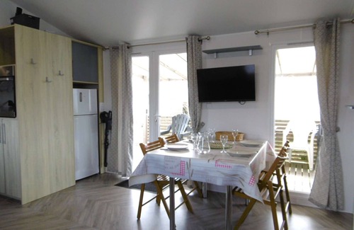 Saint-Jacques House | Mobile home 6 people in campsite direct - access beach