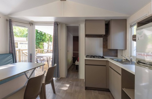 Lavilledieu House | Mobile Home 'Confort A - 1-8 Pers' with Shared Pool, Private Terrace and Shared Garden