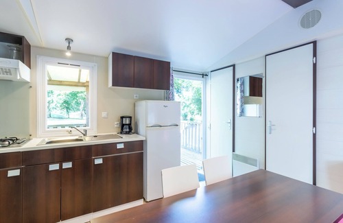Saint-Pompont House | Mobile Home 'Du Bonheur' with Shared Pool, Private Terrace and Wi-Fi