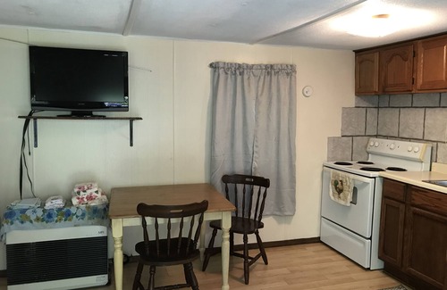 Bristol House | Mobile Home Fishermen lodging