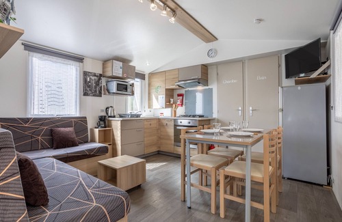 Saint-Jean-de-Monts RV Rental | Mobile Home with 2 Bedrooms and Private Terrace