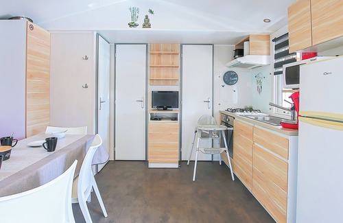 Saint-Jean-de-Monts RV Rental | Mobile Home 'New - Mobil Home Tout Équipé' with Shared Pool and Private Terrace