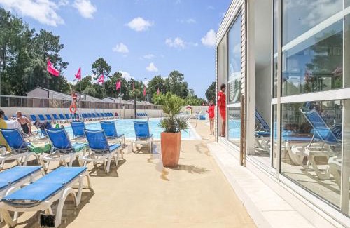 Saint-Jean-de-Monts Ski Chalet | Mobile Home in Saint Jean near Sea Beach