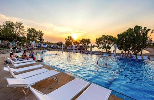 Municipality of Omisalj House | Mobile Home in Omisalj by Pusca Bay Beach