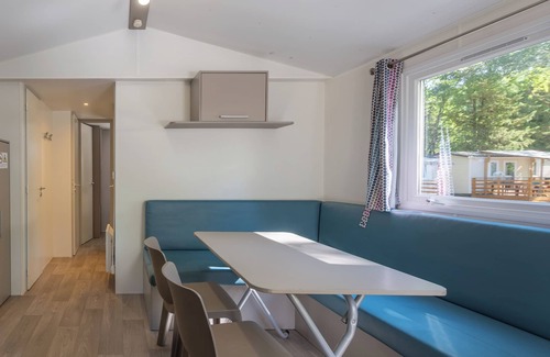 Lavilledieu House | Mobile Home 'Mobil-home Confort B - 1-8 Pers' with Shared Pool and Shared Garden