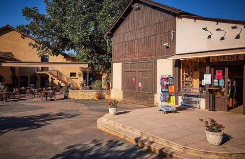 Vitrac House | Mobilheim A/C