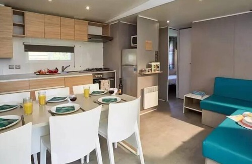 Penestin House | Mobilheim - Raised Terrace