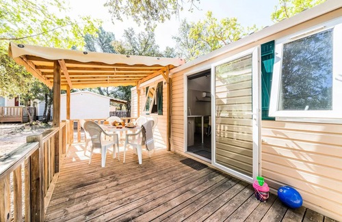 Regusse House | Mobilheim - Raised Terrace