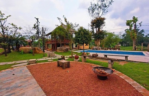 Huong Thuy House | Moc Homestay & Villa