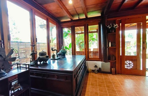 Huong Thuy House | Moc Homestay & Villa