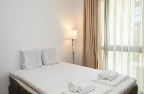 Saints Constantine and Helena Apartment | Modern 2-Bedroom Flat with Balcony in Azur Premium by Flat mаnаger