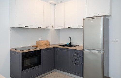 Saints Constantine and Helena Apartment | Modern 2-Bedroom Flat with Balcony in Azur Premium by Flat mаnаger