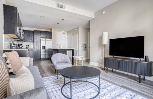 Mission Bay Apartment | Mod Mission Bay 1BR w/Gym & Pool, walk to Caltrain & Muni, by Blueground
