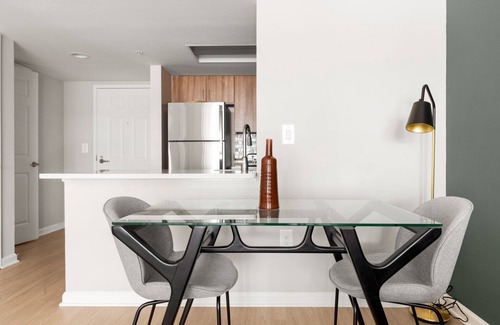 Chinatown Apartment | Mod Mount Vernon 1BR w/Gym, Pool, W/D, nr. Chinatown, by Blueground