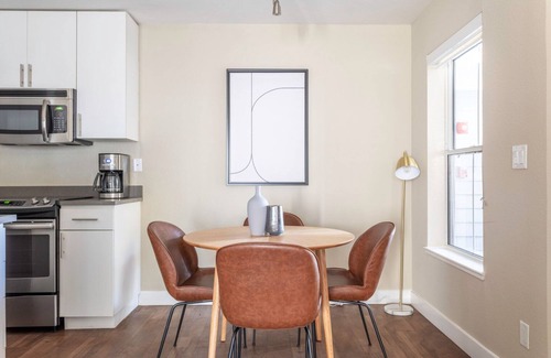 Old Mountain View Apartment | Mod Mountain View 2BR w/Gym, Pool, Downtown Location, by Blueground