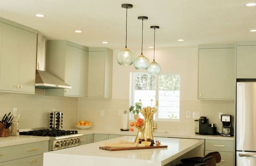 Uptown Design District Apartment | Mod Suite