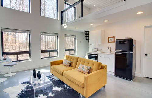 Cookeville Apartment | Mod Tennessee Cabin: 2 Mi to Cummins Falls!