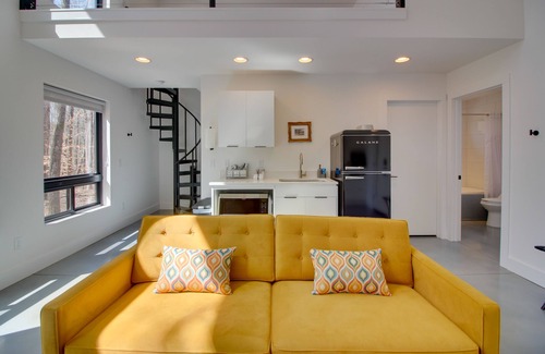 Cookeville Apartment | Mod Tennessee Cabin: 2 Mi to Cummins Falls!
