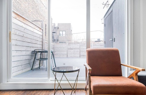 Noble Square Apartment | Mod West Town 3BR, walk to Blue Line, Wicker Park, by Blueground