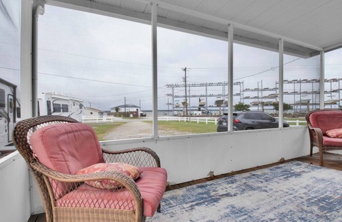 Sneads Ferry RV Rental | Model Home near Camp Lejeune with Water View