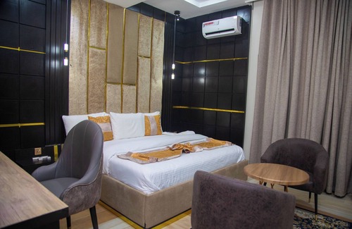 Rumuekini Hotel | Modelo Hotel and Suites