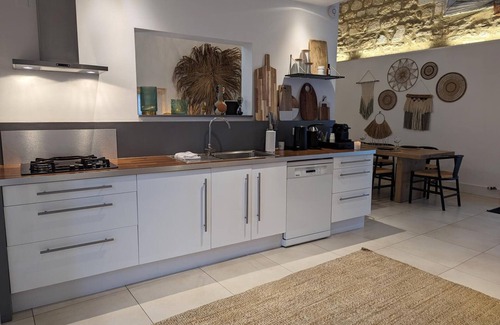 Saint-Yrieix-sur-Charente Cottage | Modern Riverside Home with Garden, Parking, and EV Charger - Baby-Friendly, Pet-Friendly