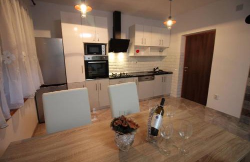 Povile Apartment | Moderan apartman u blizini mora