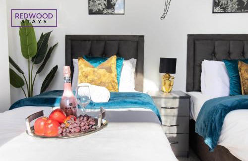 Rushmoor District Apartment | Modern 1 Bed 1 Bath Apartment for Corporates & Contractors, FREE Parking, Wi-Fi & Netflix By REDWOOD STAYS