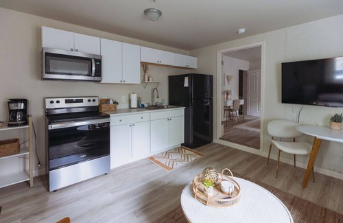 Johnson City Apartment | Modern 1 Bed Apartment in Johnson City