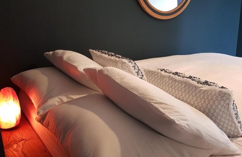 Oxford Apartment | Modern 1-bed apartment, plus parking, near Oxford and the JR