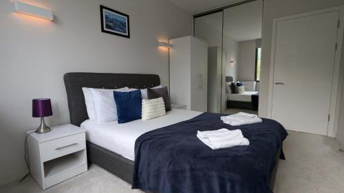 Bracknell Apartment | Modern 1 Bed Apt Bracknell- with parking