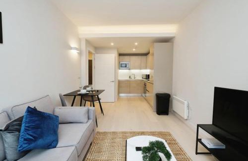 Bracknell Apartment | Modern 1 Bed Apt Bracknell- with parking