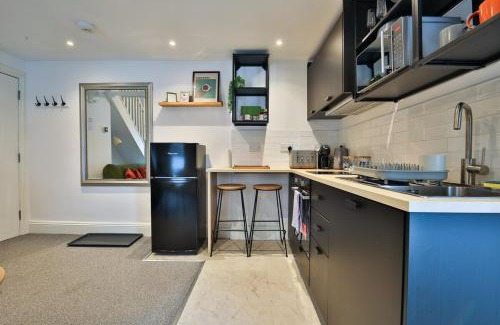 Canton Apartment | Modern 1-Bed Flat near Cardiff City Centre