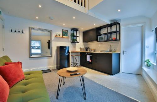 Canton Apartment | Modern 1-Bed Flat near Cardiff City Centre