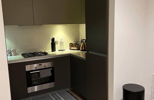 Vauxhall Apartment | Modern 1 Bed Flat Near Station and City