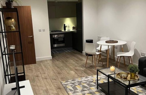 Vauxhall Apartment | Modern 1 Bed Flat Near Station and City