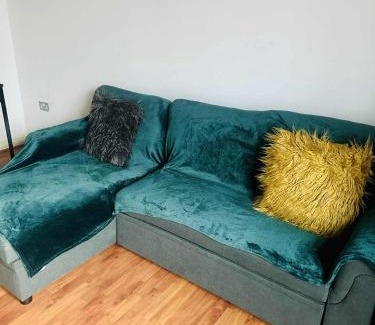 Newark Apartment | Modern 1-Bed Retreat in heart of newark-with ease access to local attractions and transport