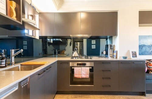 Leichhardt Apartment | Modern 1 Bedroom Apartment In The Italian Forum
