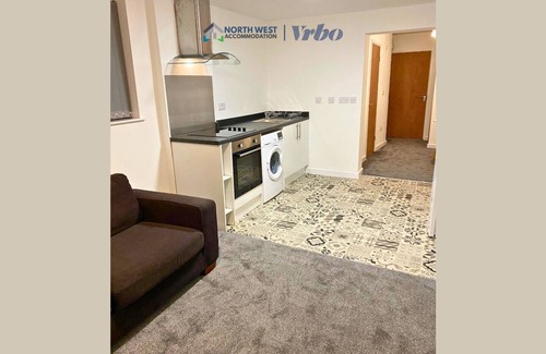 St Helens Apartment | Modern 1 Bedroom Apartment | Free WiFi | Perfect for Solo or Business Stay