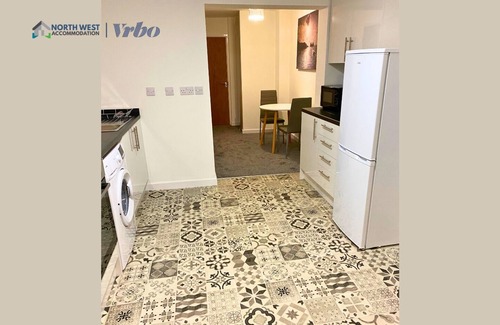 St Helens Apartment | Modern 1 Bedroom Apartment | Free WiFi | Perfect for Solo or Business Stay