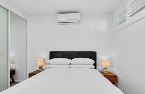 Batemans Bay Apartment | Modern 1-Bedroom Apt with Sweeping Water Views